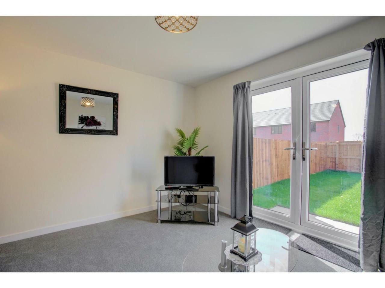 Newly Built, Splendid House For 5 In Manchester! Exterior photo