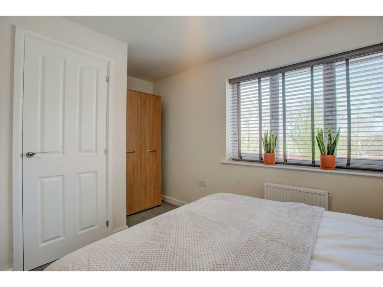 Newly Built, Splendid House For 5 In Manchester! Exterior photo