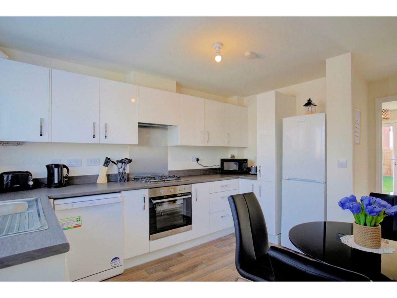Newly Built, Splendid House For 5 In Manchester! Exterior photo